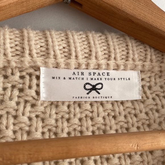 SOLD Cropped Cable Knit Sweater - Picture 2 of 4